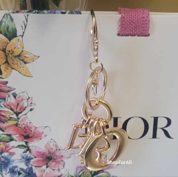 Dior logo keychain /bagcharm gold tone metal - Picture 4 of 6